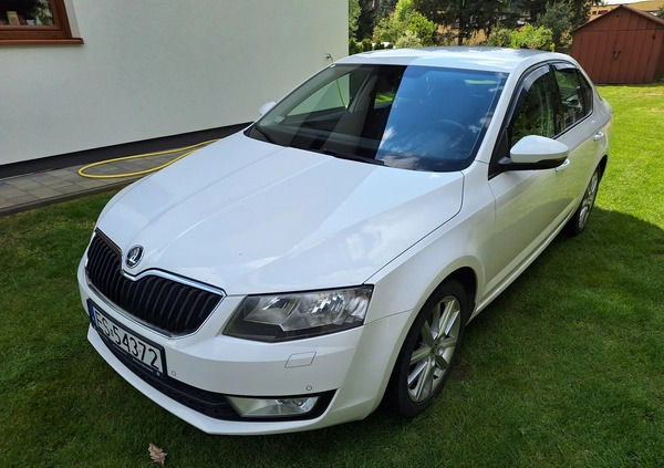 Skoda Octavia cena 34900 przebieg: 268000, rok produkcji 2015 z Skierniewice małe 529